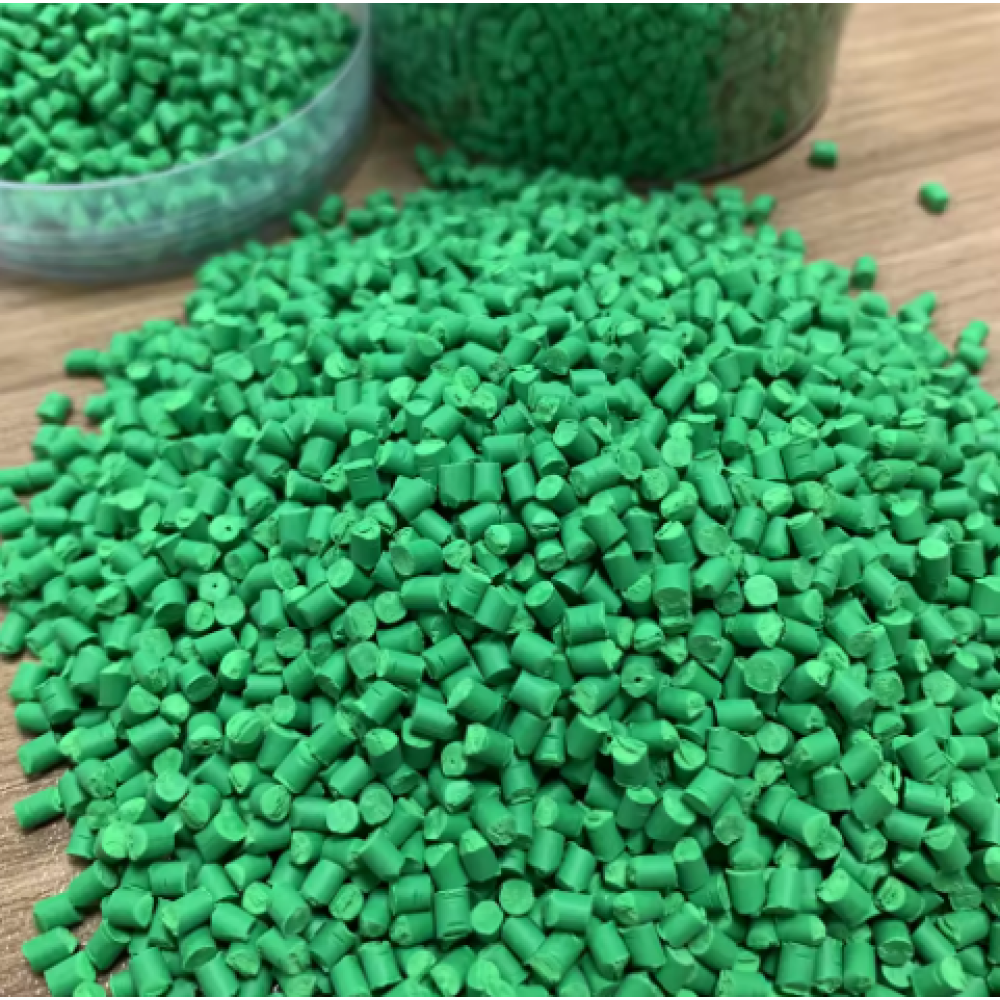 Green masterbatch